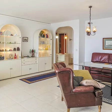 Cozy In With House Sea View